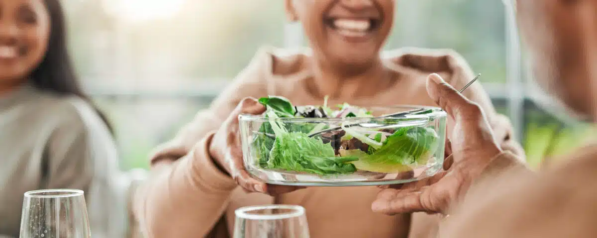 thanksgiving-feasts-your-teeth-foods-that-love-and-harm-your-smile